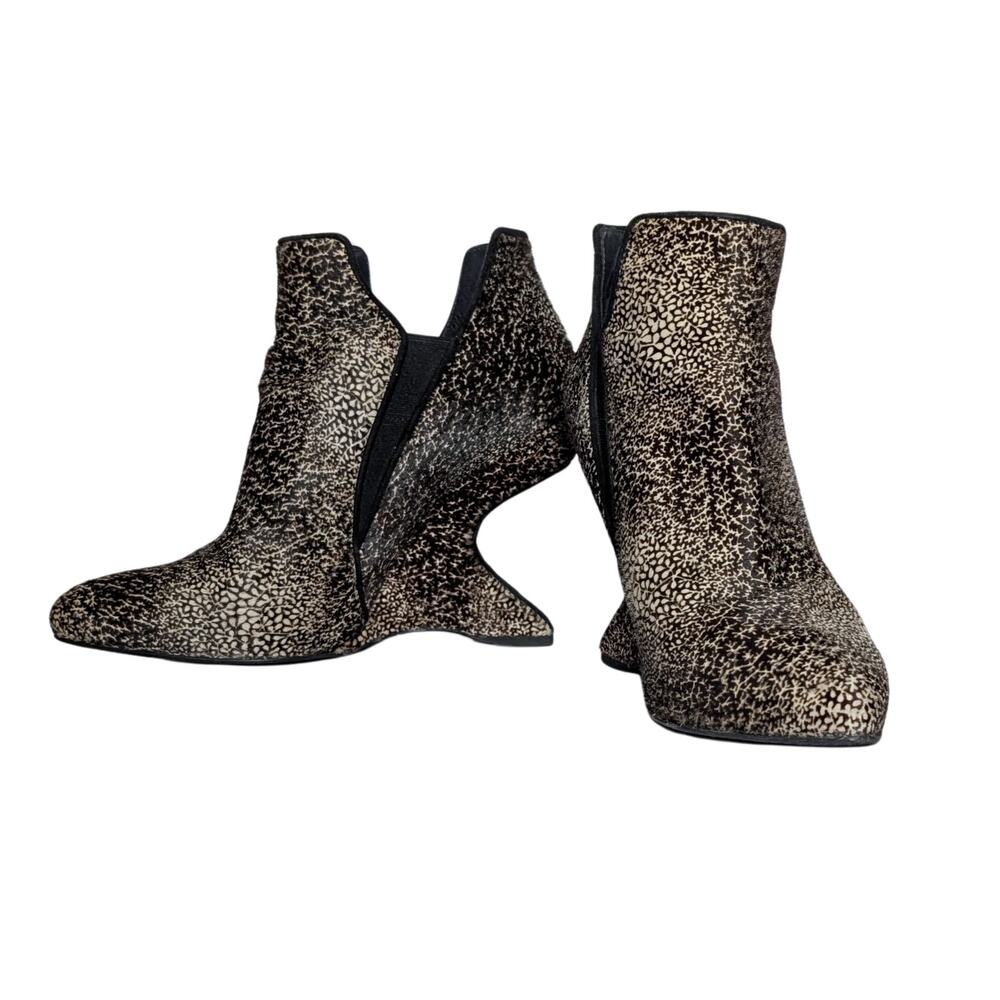 Stuart Weitzman Calf Hair Wedge Booties Sculptural Heel - Picture 2 of 8